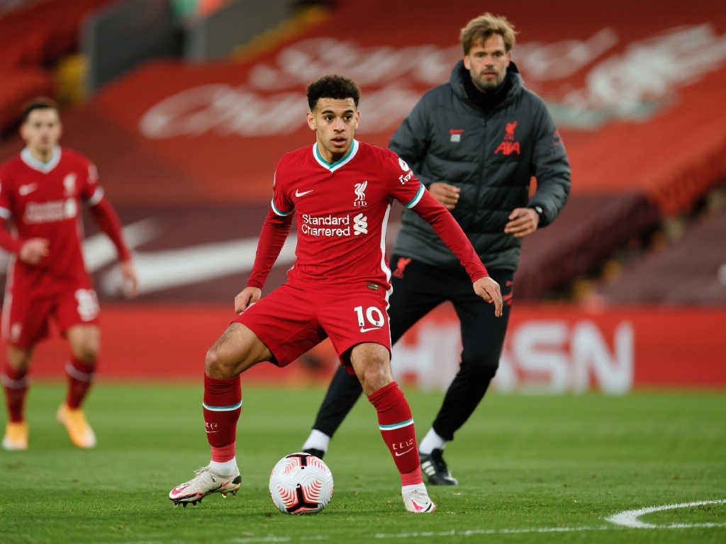 且表现更加 且表现更加